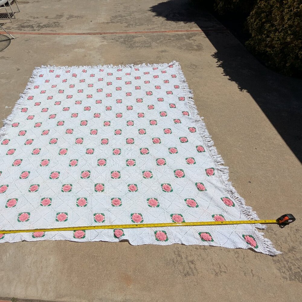Vintage Hand Crocheted Cotton Bedspread-1954 Rose Bower Pattern-White Pink Green - Picture 13 of 15